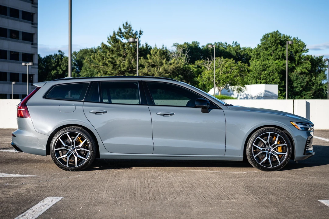 2023 Volvo V60 2nd Gen - Image 3 of 31