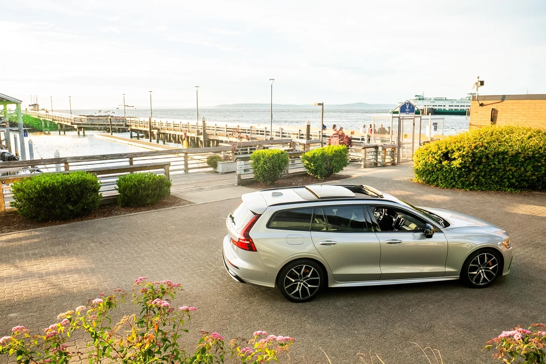 2023 Volvo V60 2nd Gen - Image 17 of 31