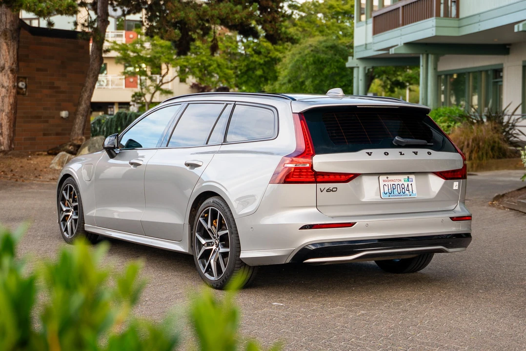 2023 Volvo V60 2nd Gen - Image 4 of 31