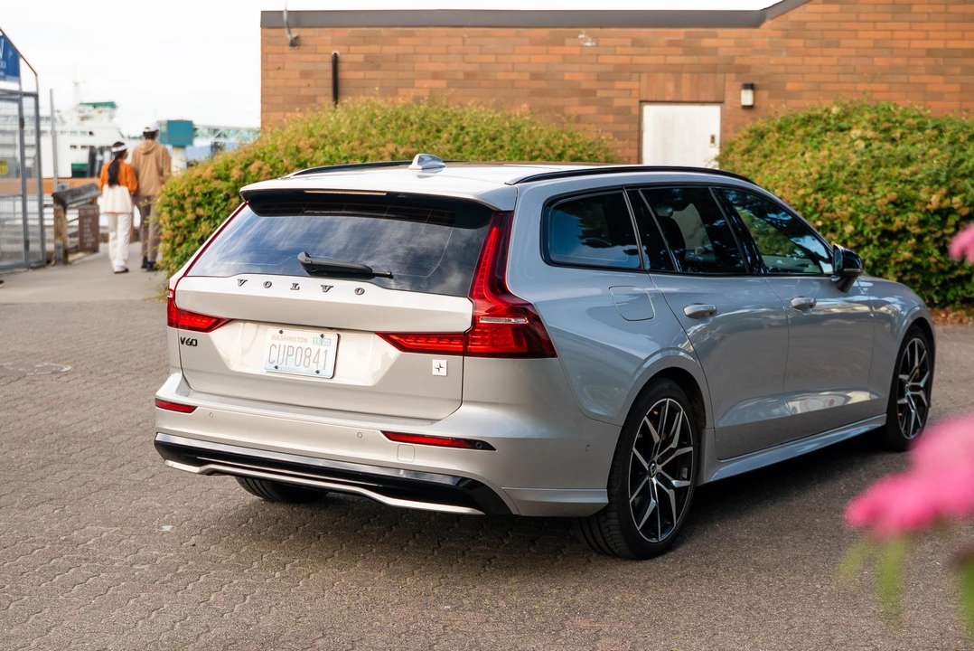 2023 Volvo V60 2nd Gen - Image 14 of 31