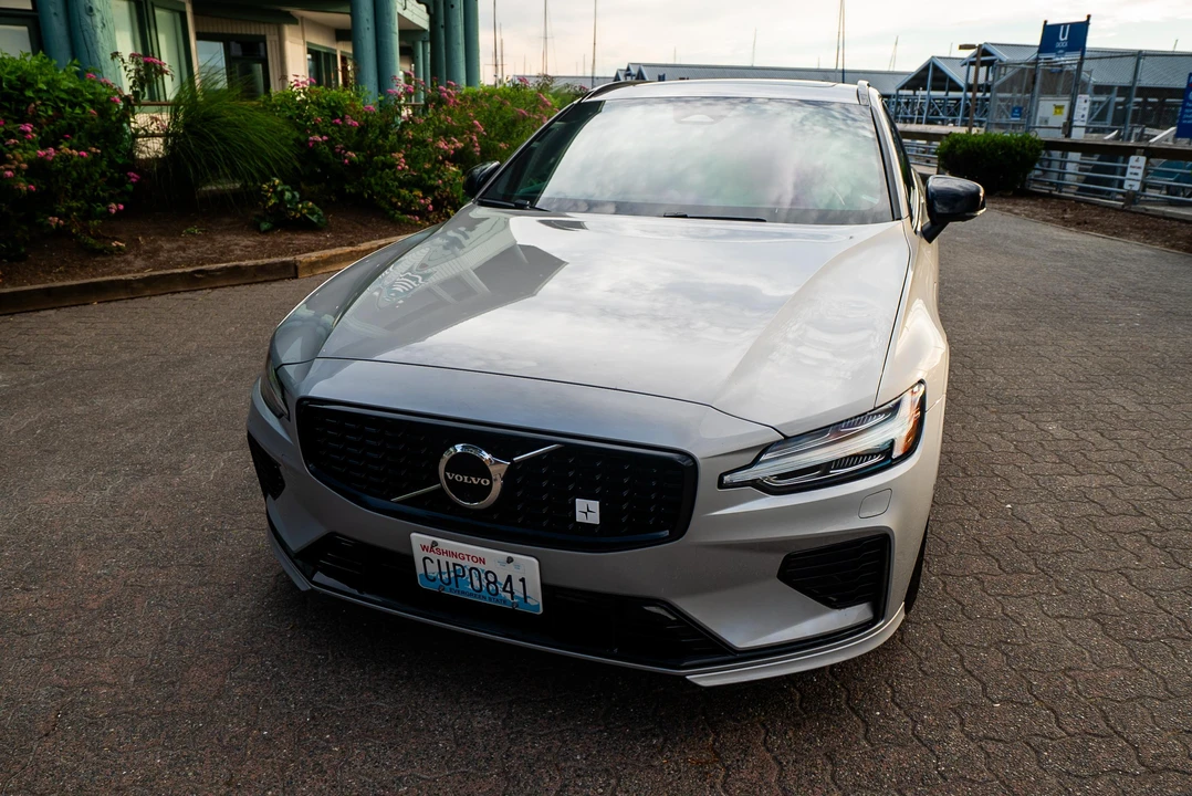 2023 Volvo V60 2nd Gen - Image 7 of 31