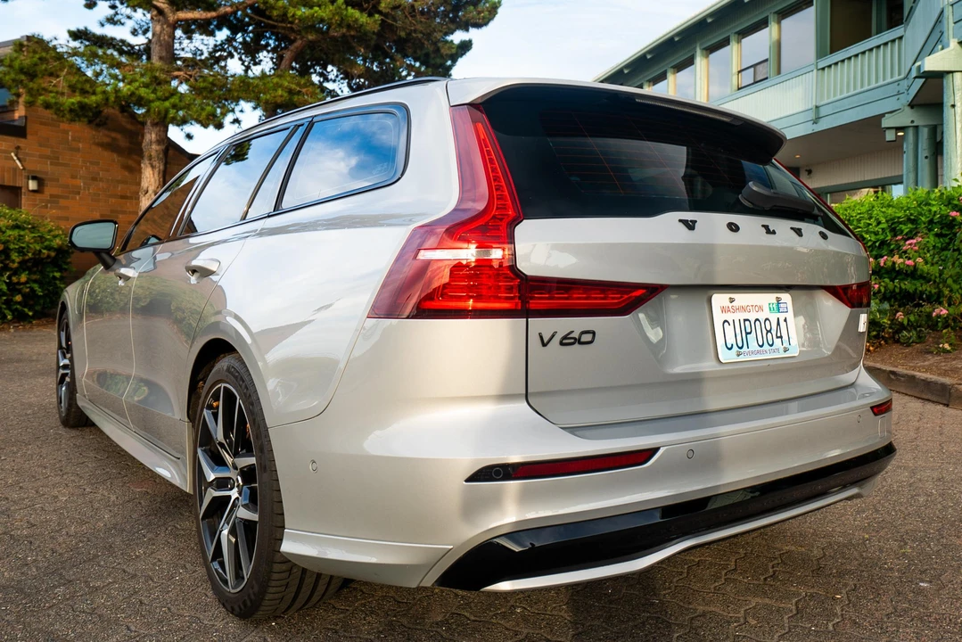 2023 Volvo V60 2nd Gen - Image 11 of 31