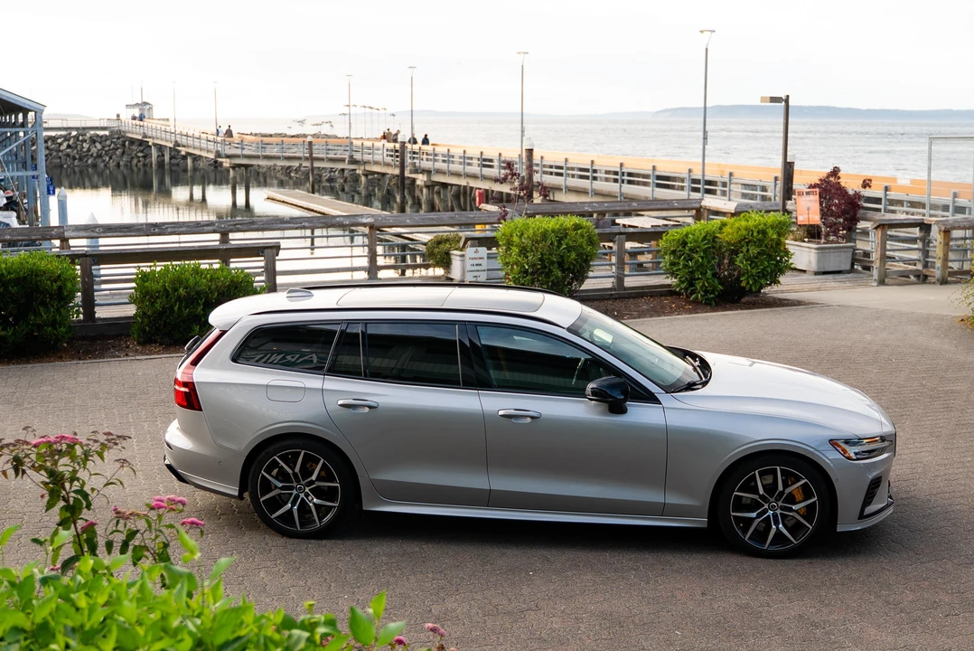 2023 Volvo V60 2nd Gen - Image 19 of 31
