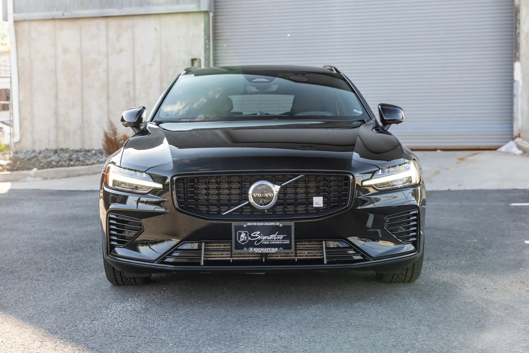 2023 Volvo V60 2nd Gen - Image 2 of 31