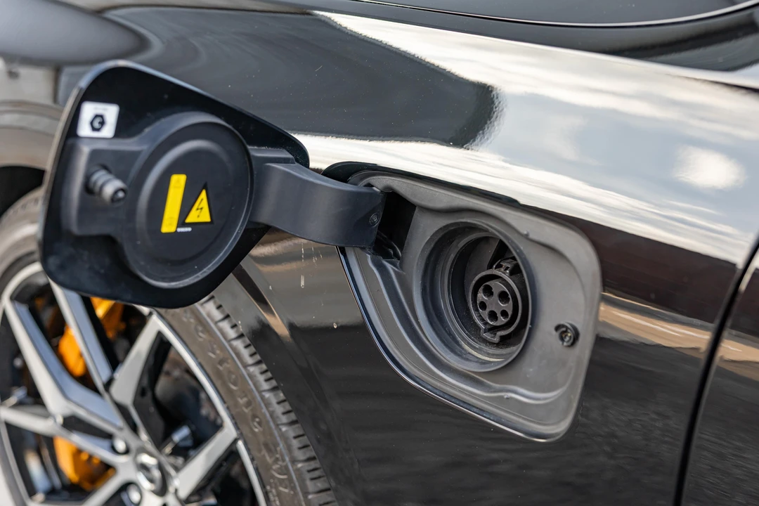 2023 Volvo V60 2nd Gen - Image 15 of 31