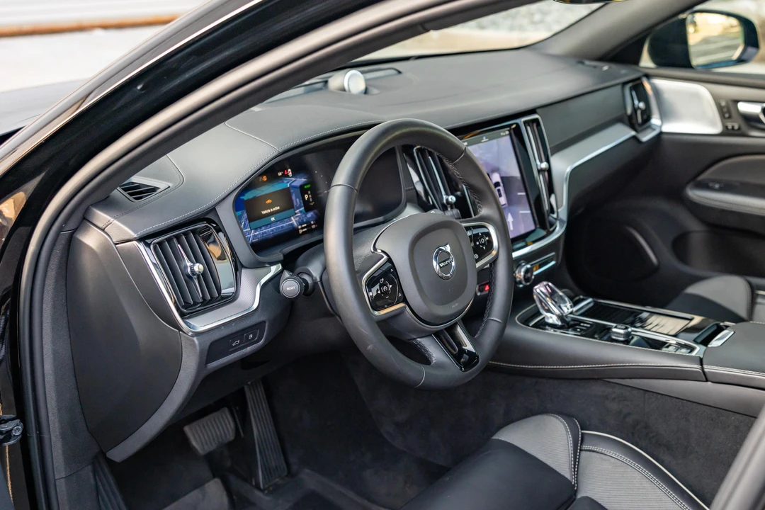 2023 Volvo V60 2nd Gen - Image 29 of 31