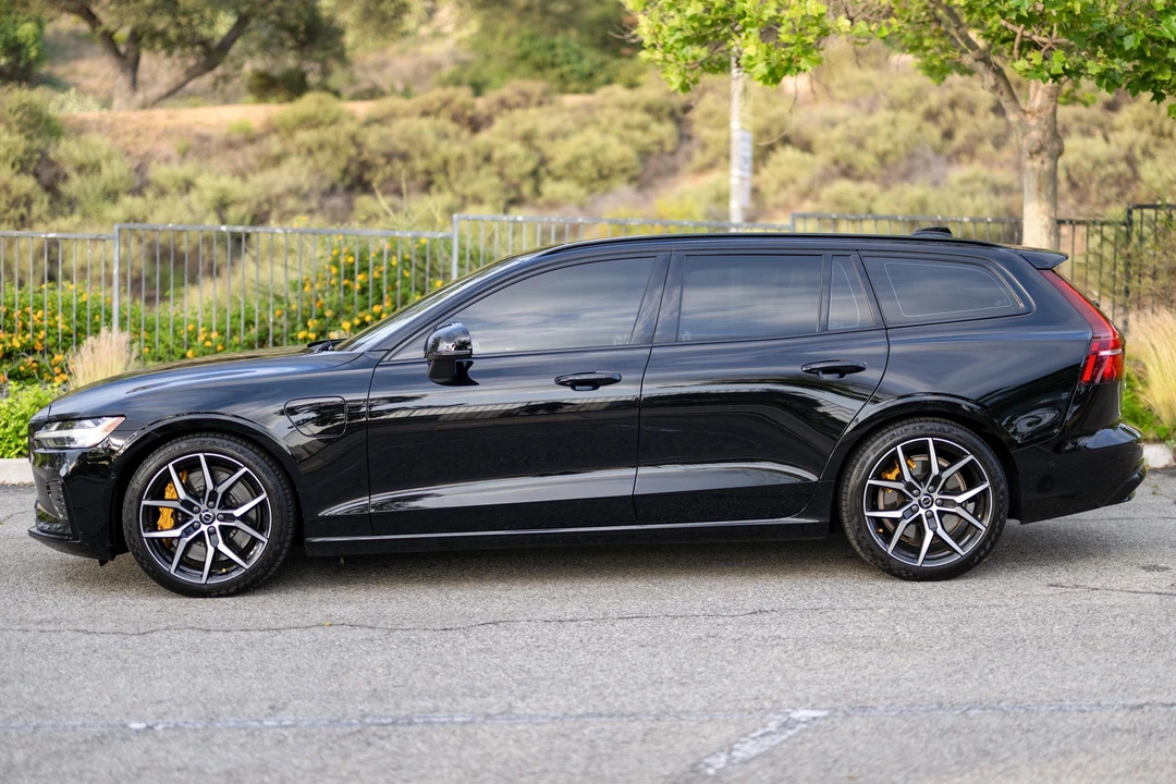 2023 Volvo V60 2nd Gen - Image 3 of 31