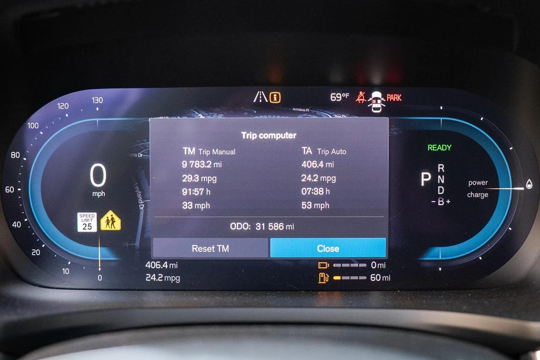2023 Volvo V60 2nd Gen - Image 27 of 31