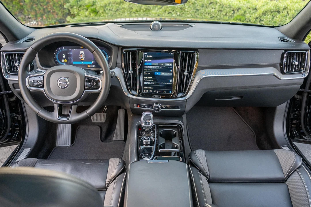 2023 Volvo V60 2nd Gen - Image 24 of 31