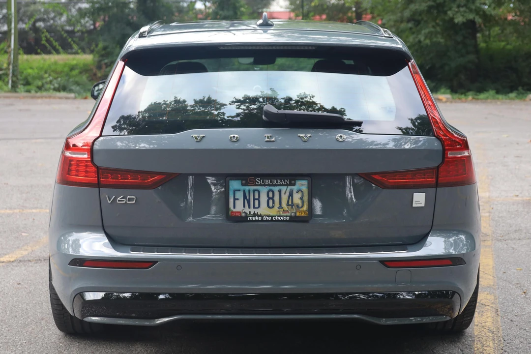 2023 Volvo V60 2nd Gen - Image 5 of 31