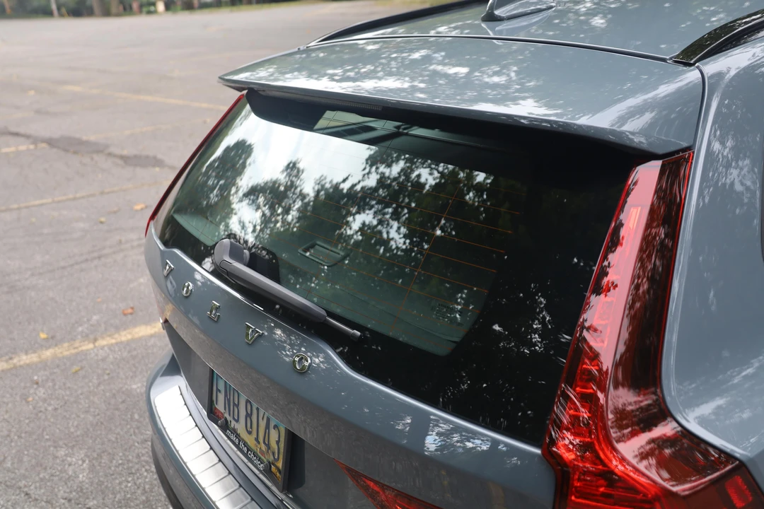 2023 Volvo V60 2nd Gen - Image 21 of 31