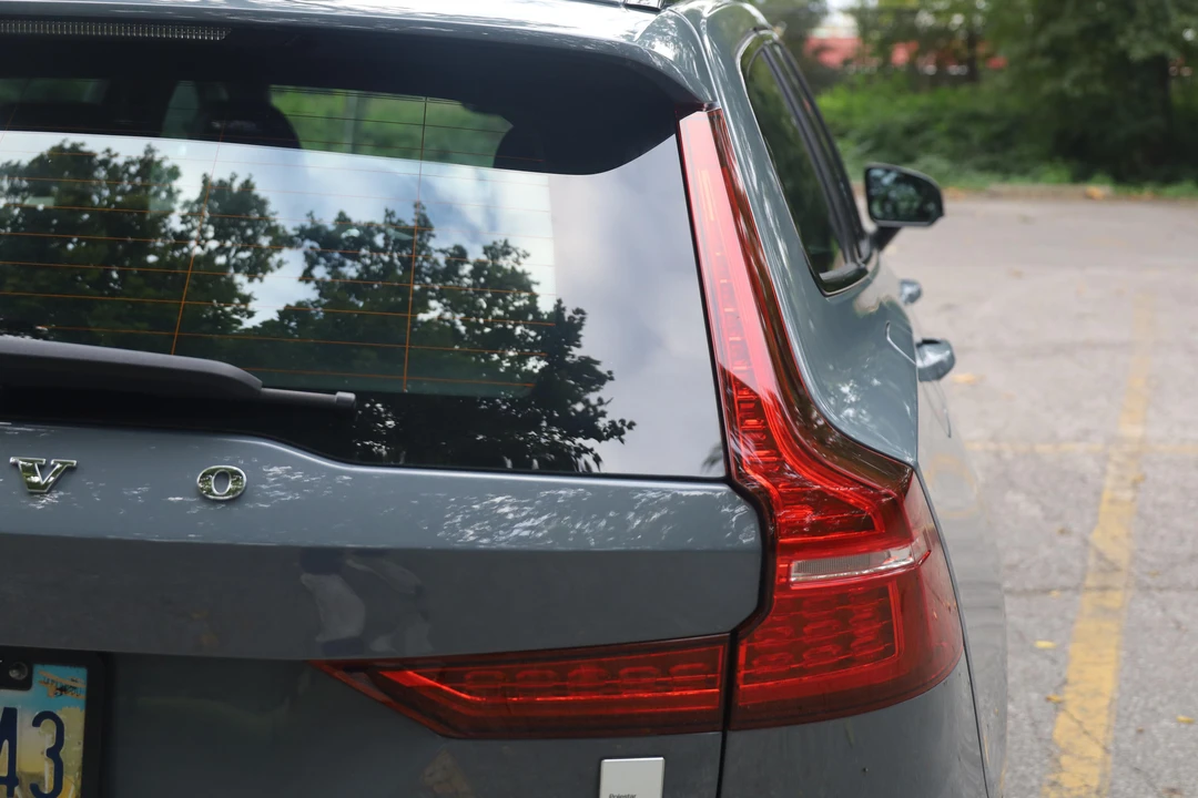 2023 Volvo V60 2nd Gen - Image 22 of 31