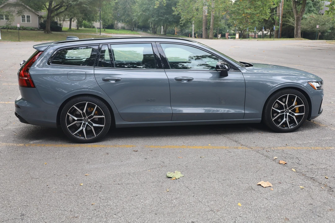 2023 Volvo V60 2nd Gen - Image 8 of 31