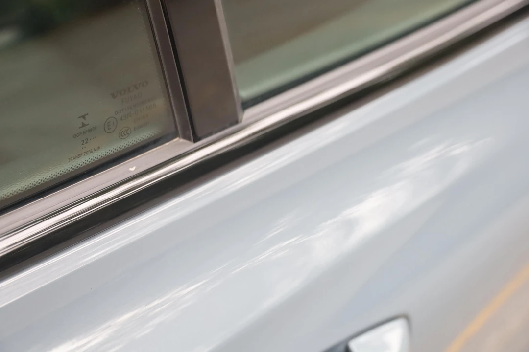 2023 Volvo V60 2nd Gen - Image 25 of 31