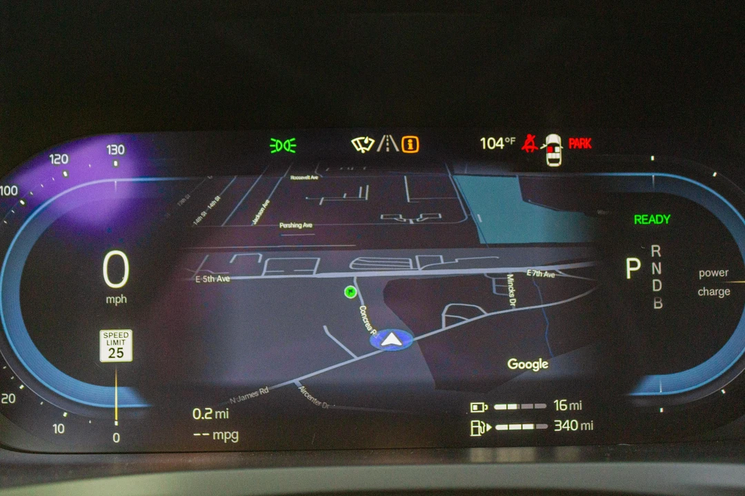 2023 Volvo V60 2nd Gen - Image 27 of 31