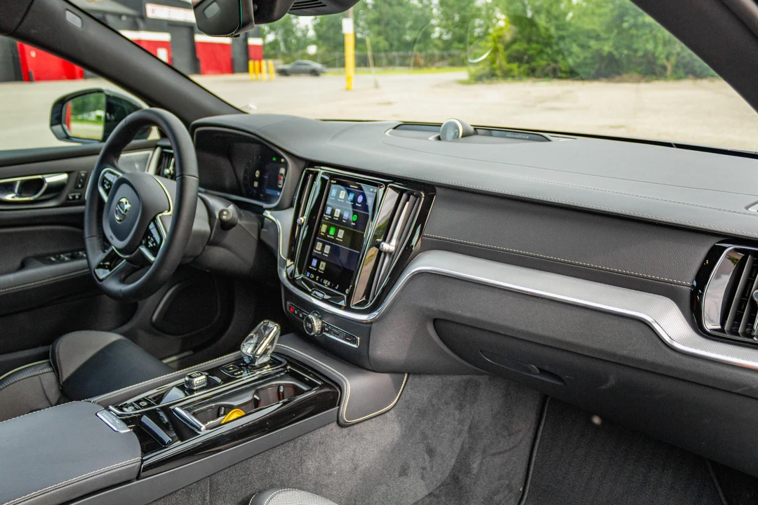 2023 Volvo V60 2nd Gen - Image 29 of 31