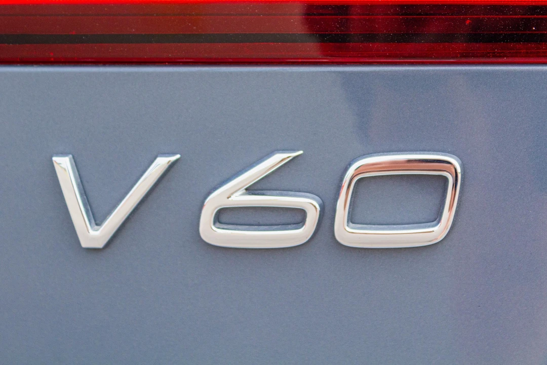 2023 Volvo V60 2nd Gen - Image 12 of 31