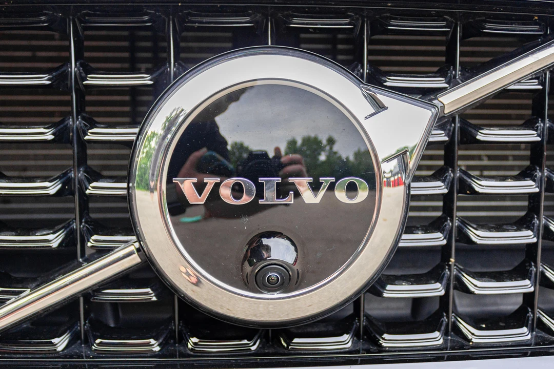 2023 Volvo V60 2nd Gen - Image 9 of 31