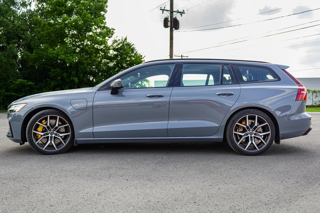 2023 Volvo V60 2nd Gen - Image 3 of 31
