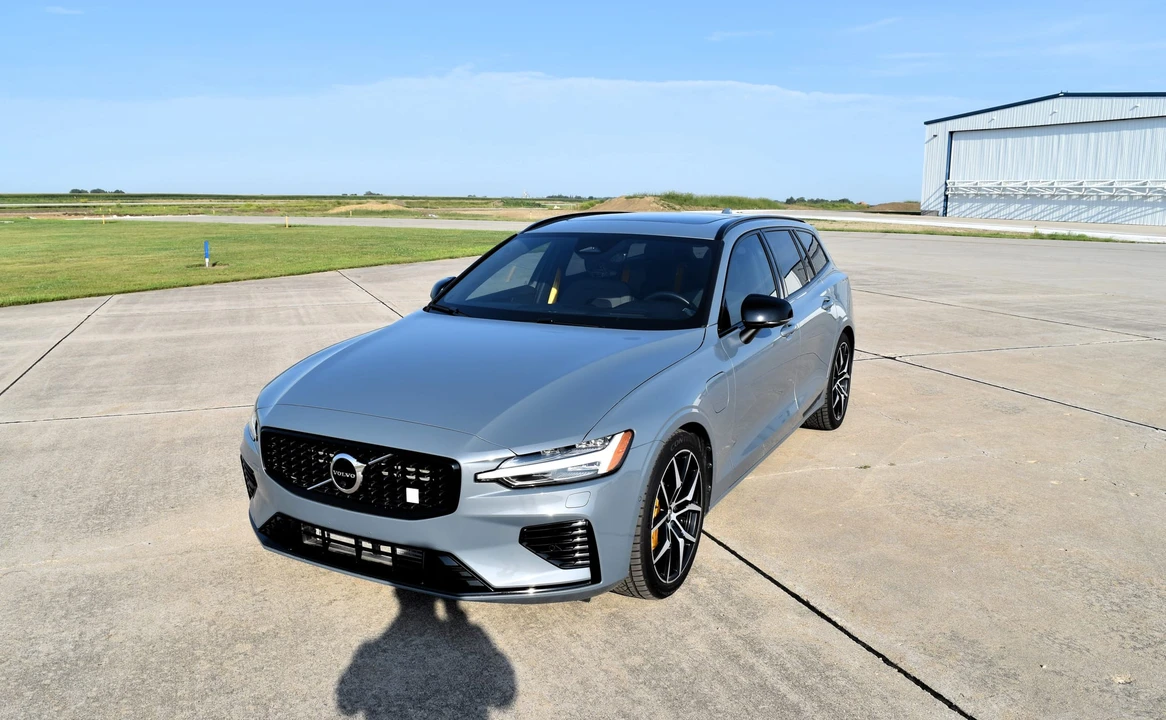 2023 Volvo V60 2nd Gen - Image 7 of 31