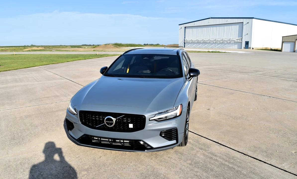 2023 Volvo V60 2nd Gen - Image 5 of 31
