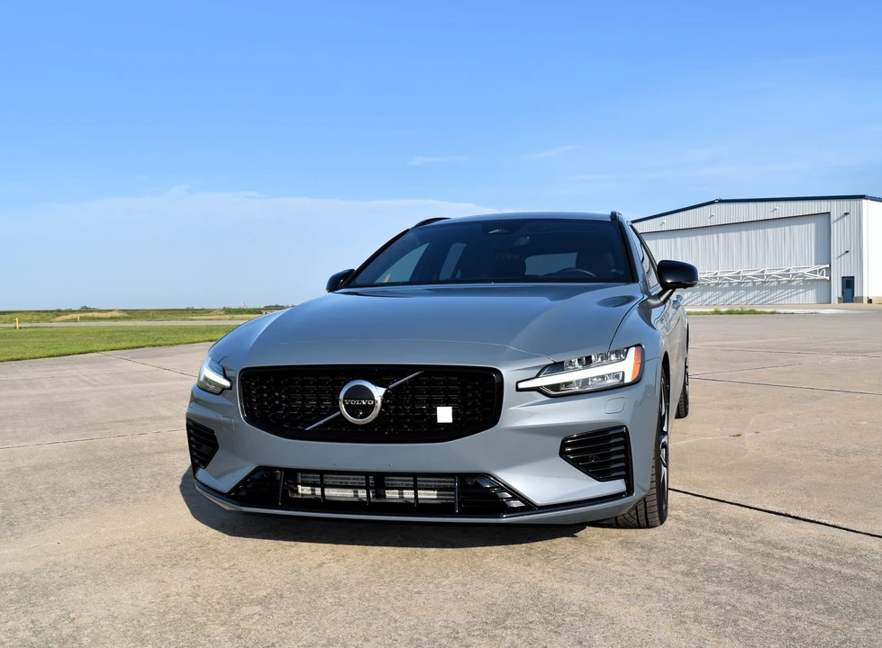 2023 Volvo V60 2nd Gen - Image 4 of 31