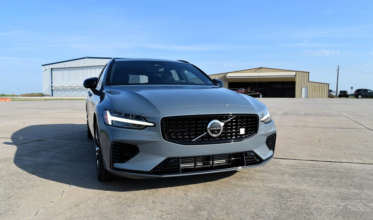 2023 Volvo V60 2nd Gen - Image 27 of 31
