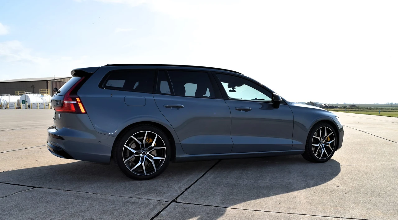 2023 Volvo V60 2nd Gen - Image 21 of 31