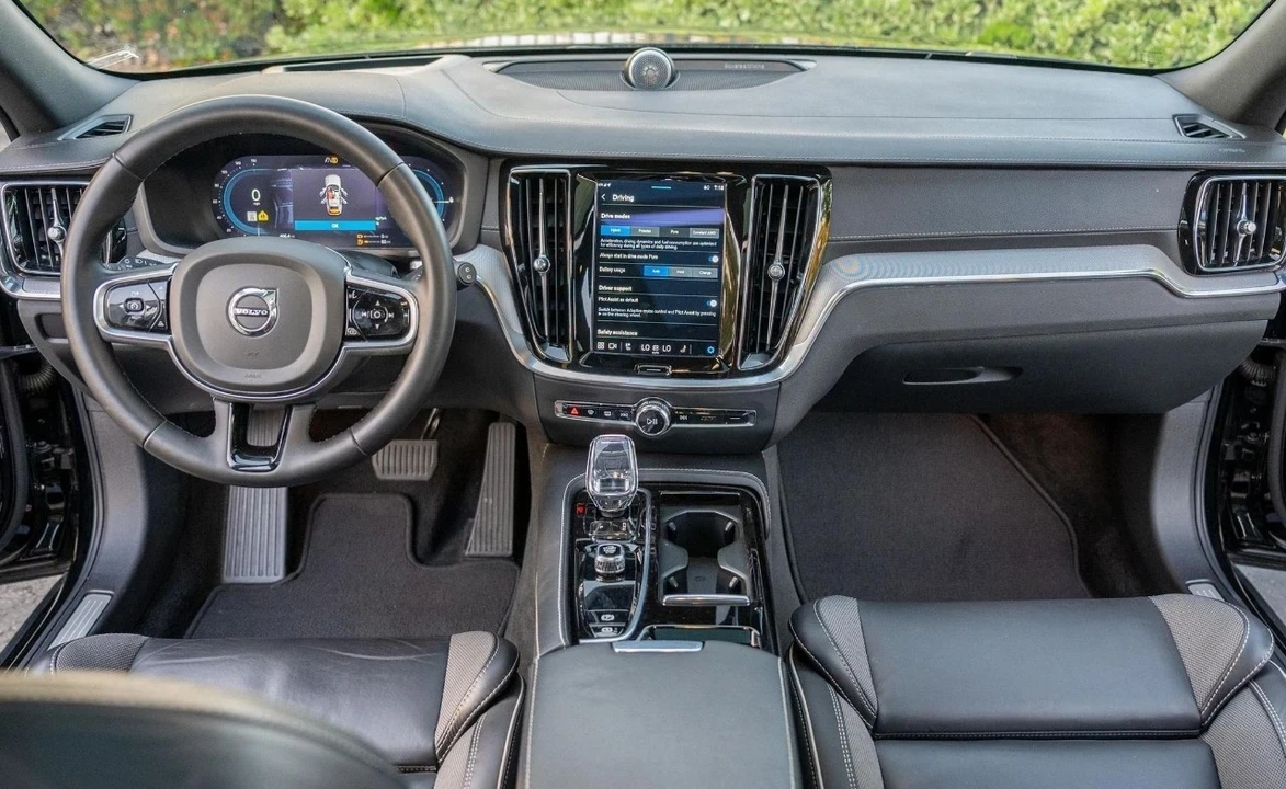 2023 Volvo V60 2nd Gen - Image 20 of 21