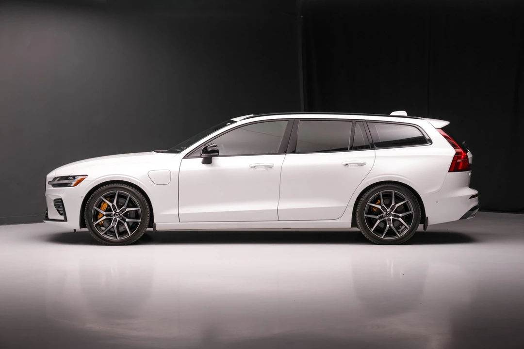 2023 Volvo V60 2nd Gen - Image 3 of 31