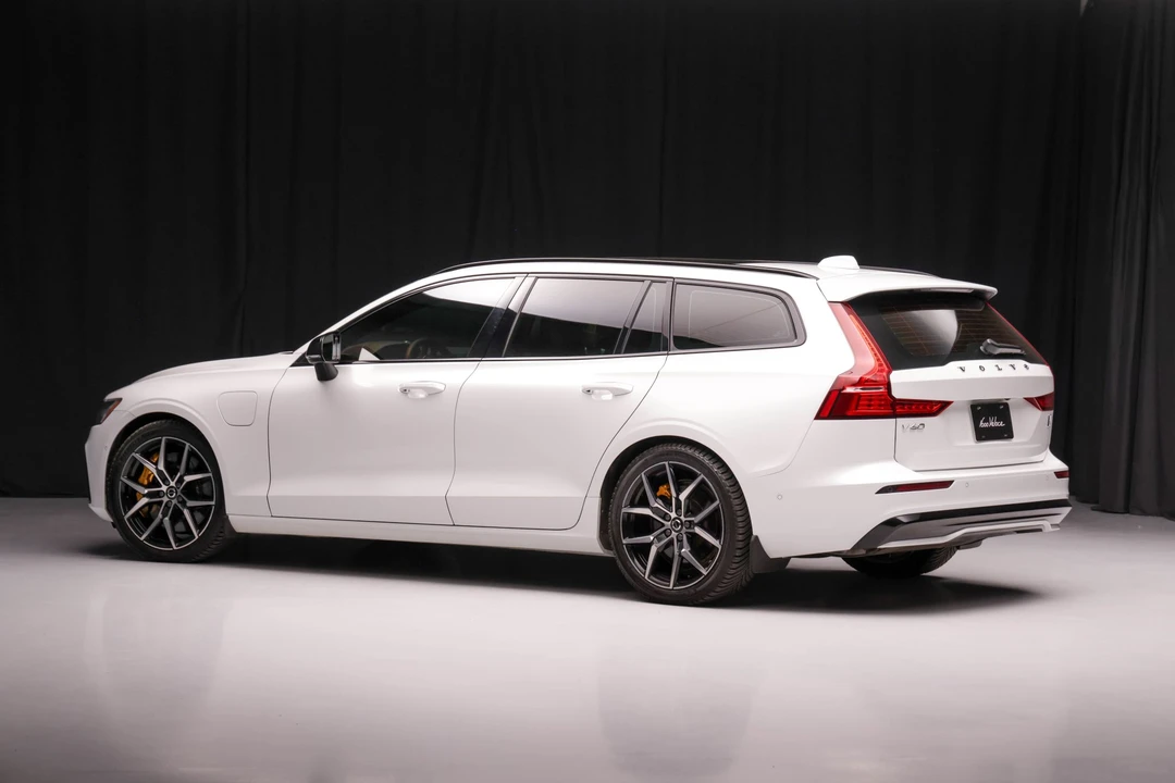 2023 Volvo V60 2nd Gen - Image 4 of 31