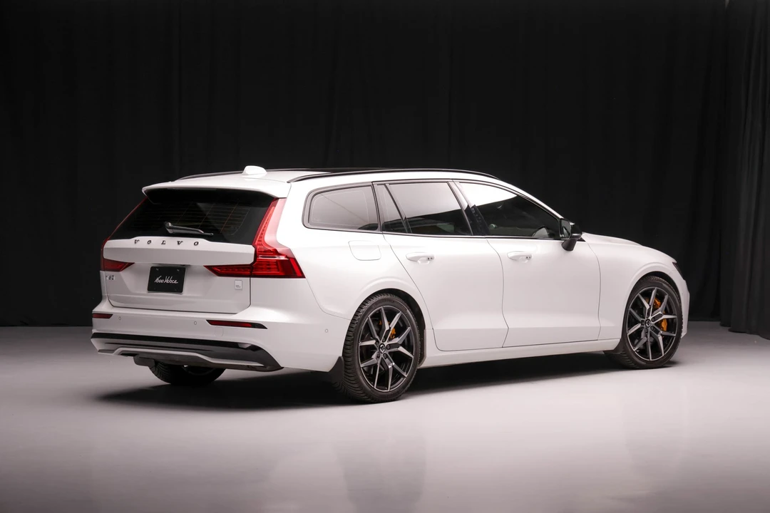 2023 Volvo V60 2nd Gen - Image 7 of 31