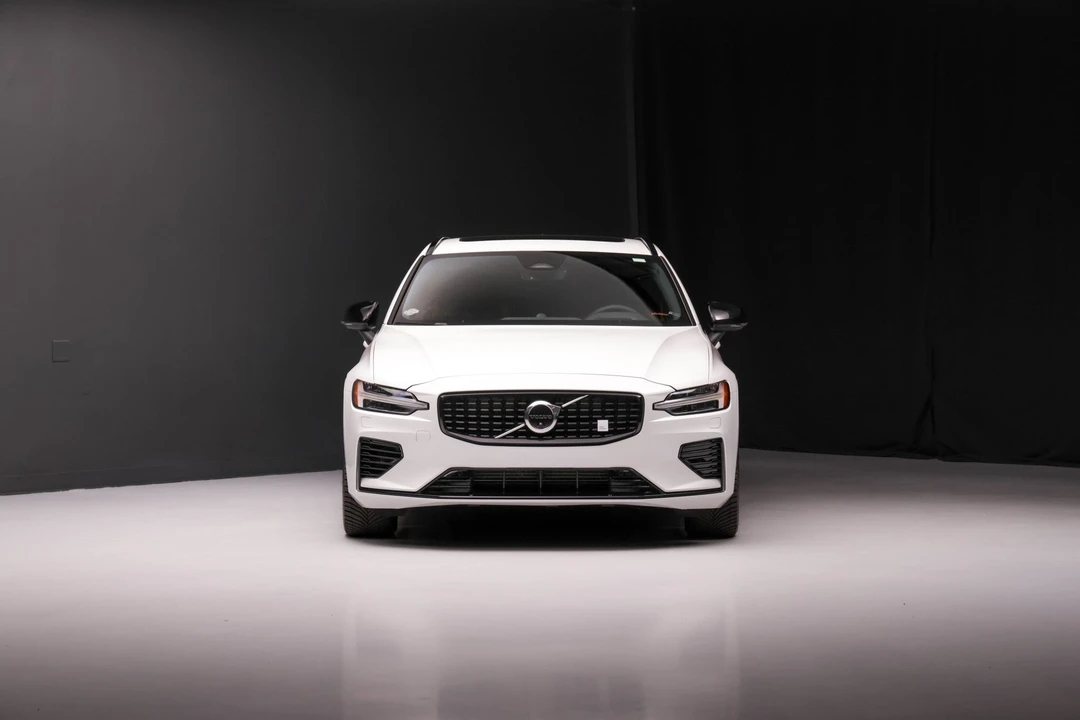 2023 Volvo V60 2nd Gen - Image 10 of 31