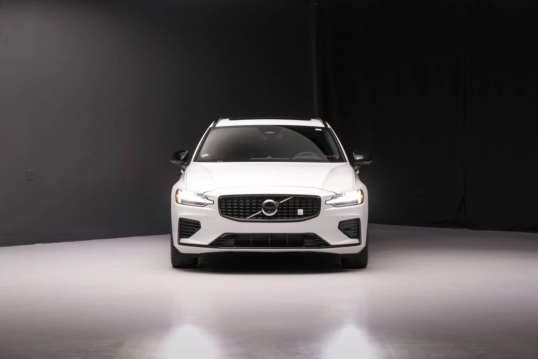 2023 Volvo V60 2nd Gen - Image 11 of 31