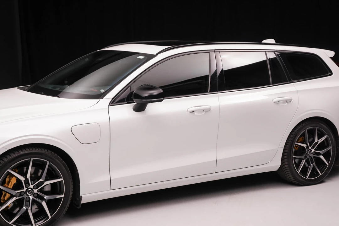 2023 Volvo V60 2nd Gen - Image 29 of 31
