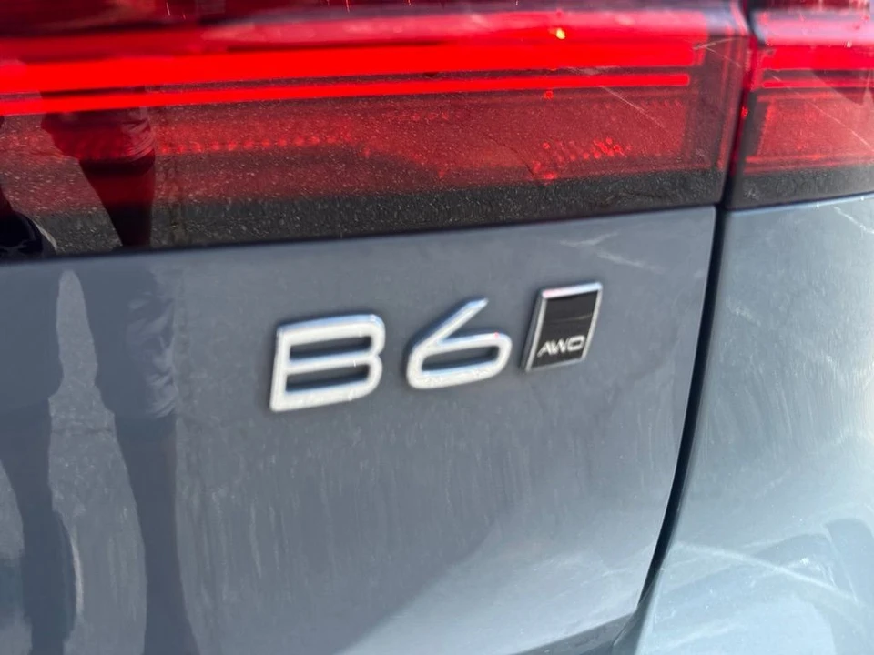 2023 Volvo V90 - Image 24 of 26
