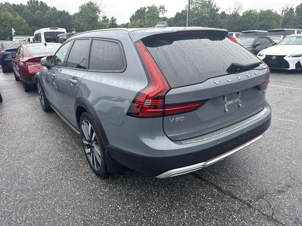 2023 Volvo V90 - Image 5 of 5