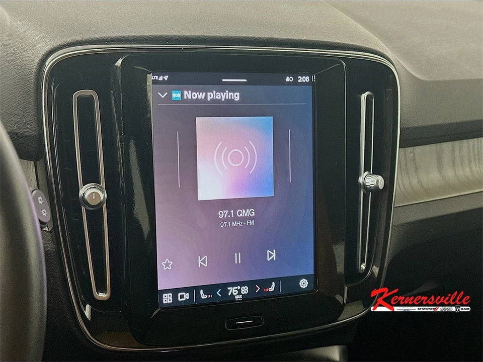2023 Volvo XC40 - Image 17 of 21