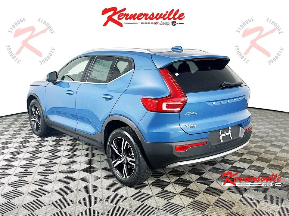 2023 Volvo XC40 - Image 5 of 12