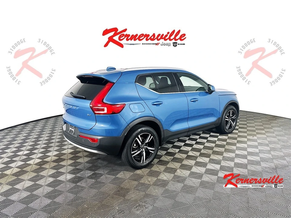 2023 Volvo XC40 - Image 7 of 12