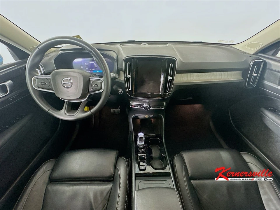 2023 Volvo XC40 - Image 10 of 21