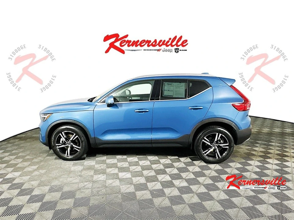 2023 Volvo XC40 - Image 4 of 12