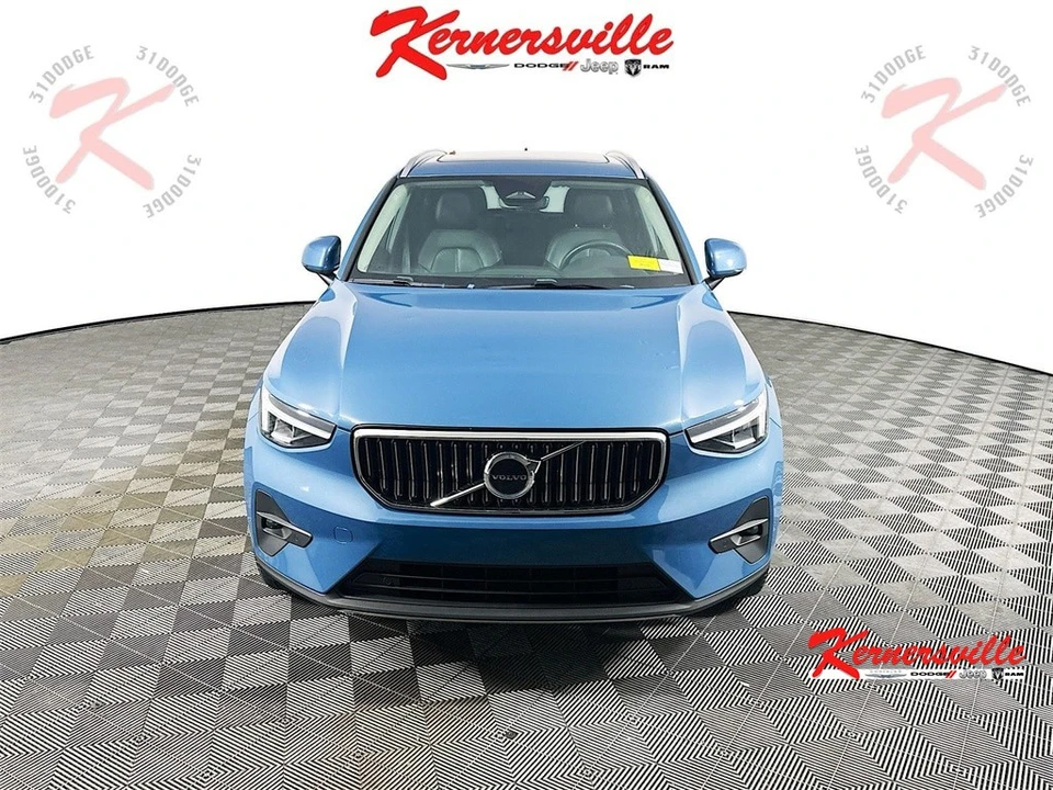 2023 Volvo XC40 - Image 2 of 21