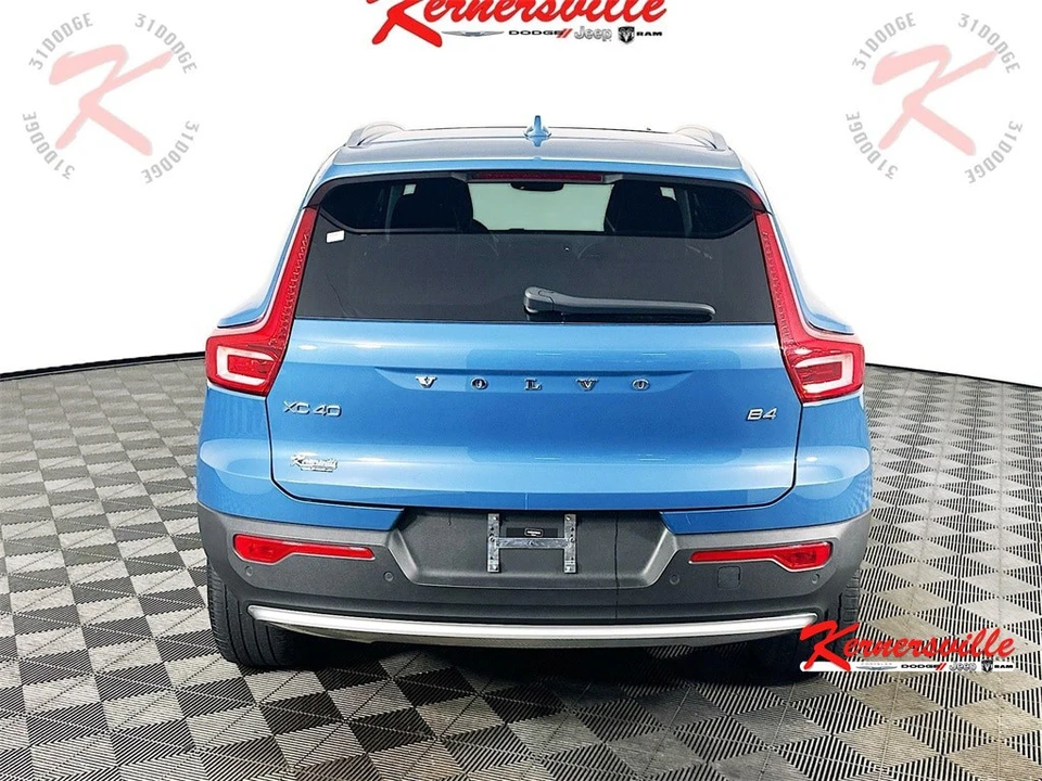 2023 Volvo XC40 - Image 6 of 21