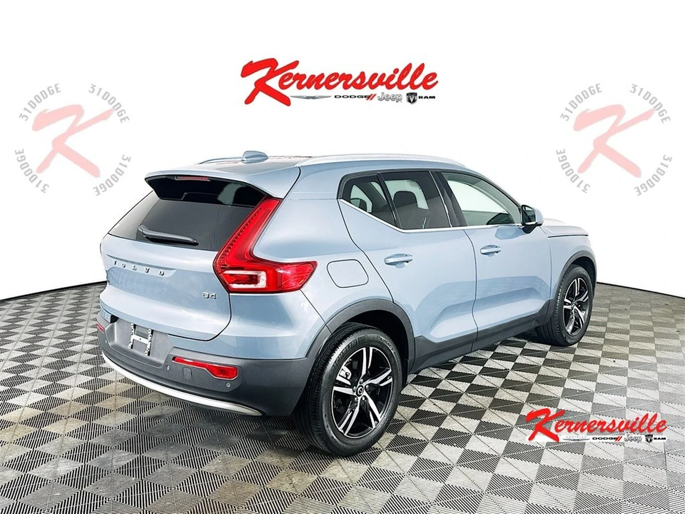 2023 Volvo XC40 - Image 7 of 21
