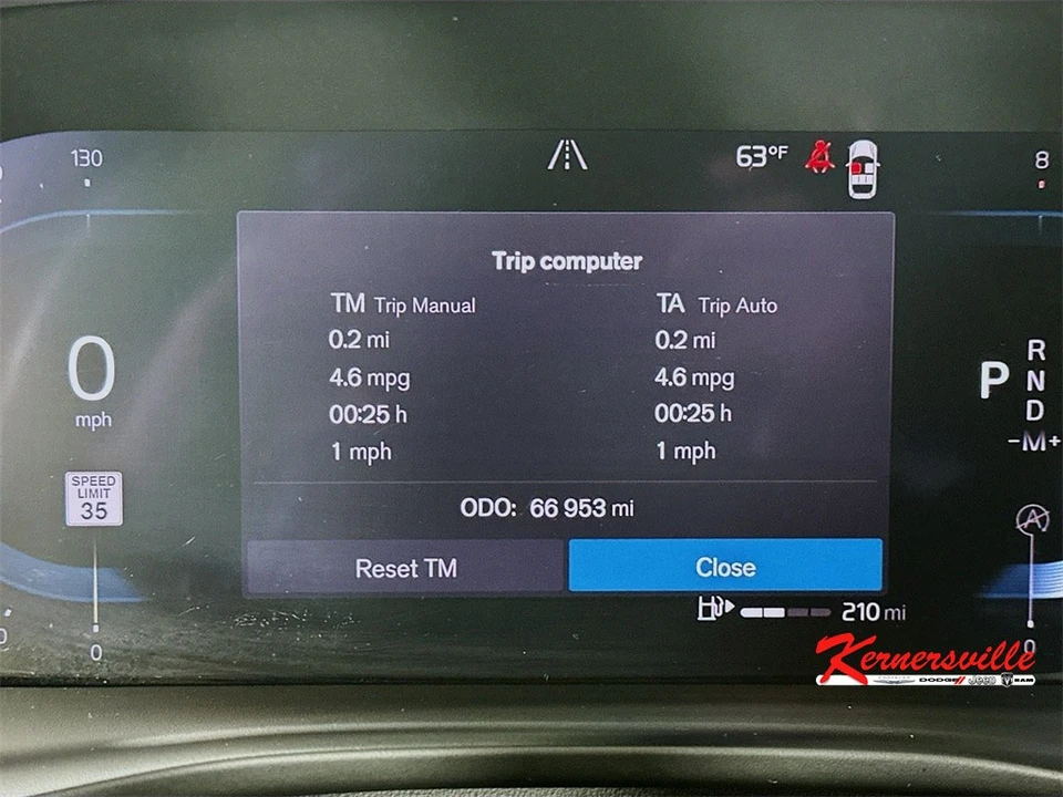 2023 Volvo XC40 - Image 15 of 21