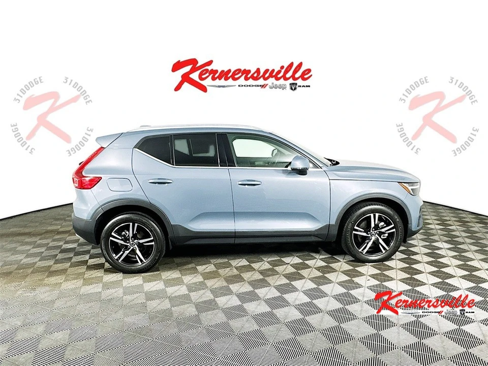 2023 Volvo XC40 - Image 8 of 21