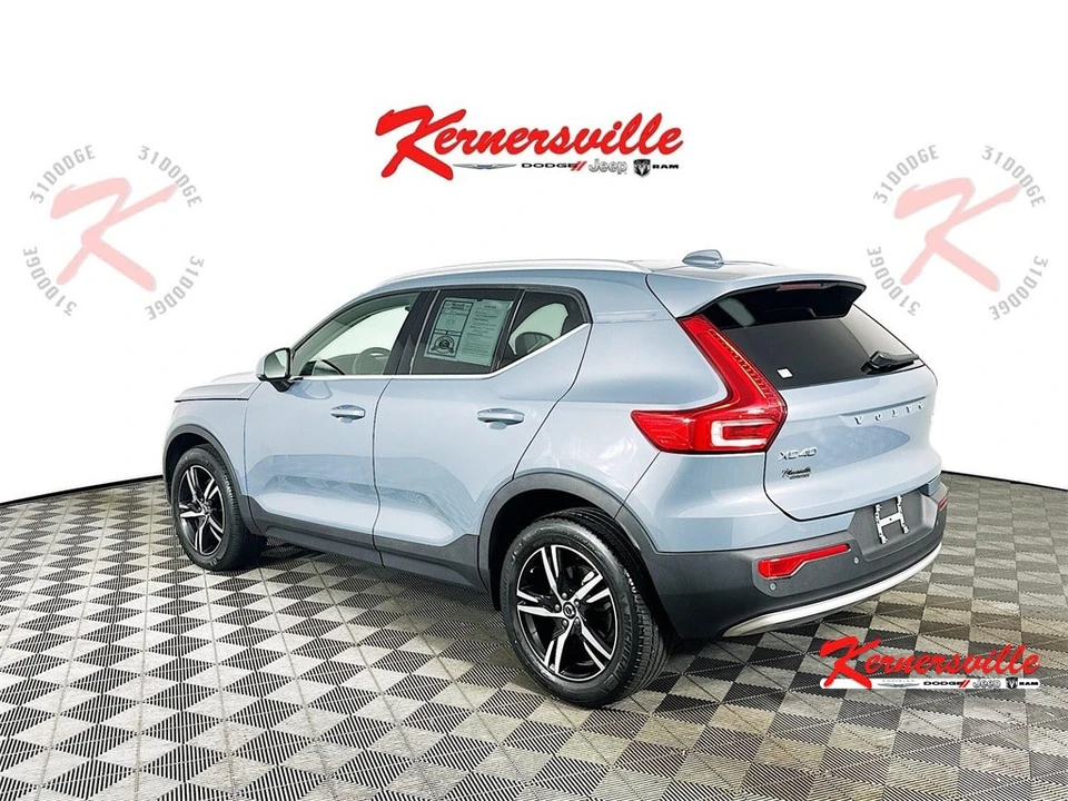 2023 Volvo XC40 - Image 5 of 21