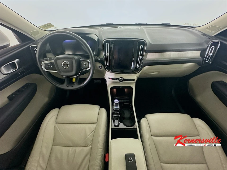 2023 Volvo XC40 - Image 10 of 21