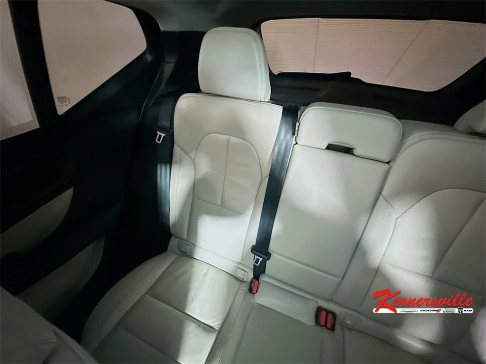 2023 Volvo XC40 - Image 12 of 21